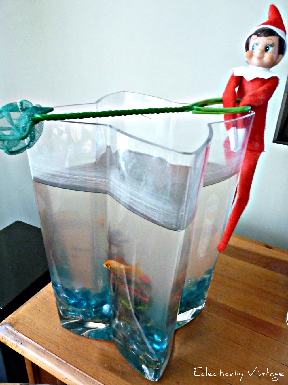 18 Hysterical Elf on the Shelf ideas! #elfontheshelf kellyelko.com Elf on the Shelf goes fishing! 