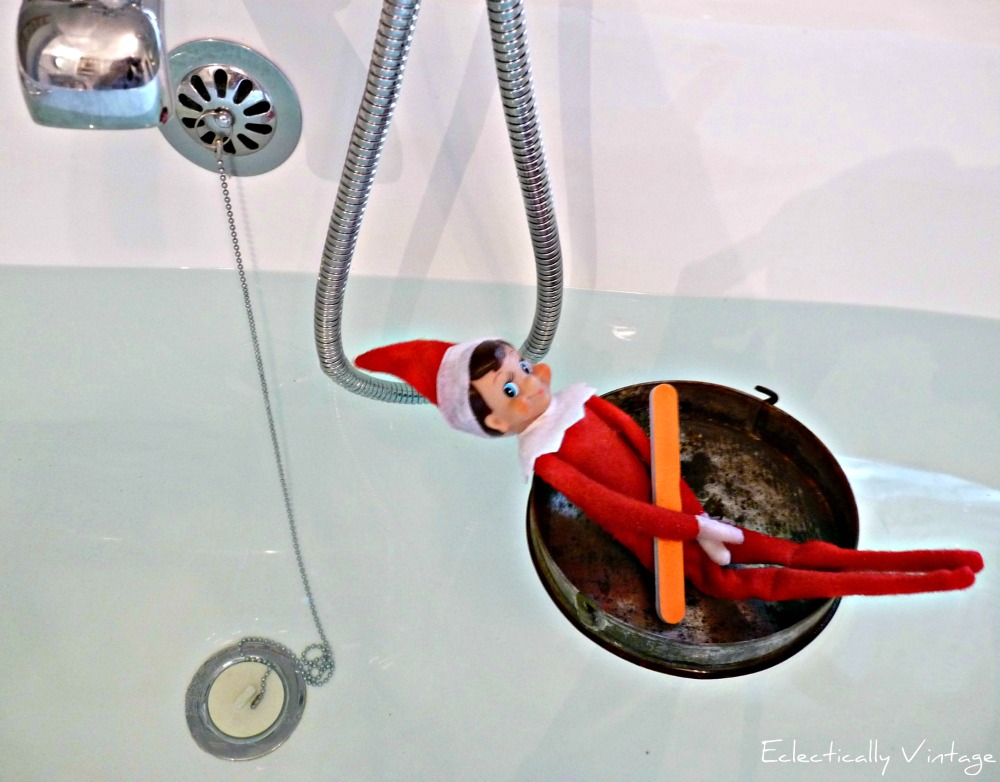 18 Hysterical Elf on the Shelf ideas! #elfontheshelf kellyelko.com