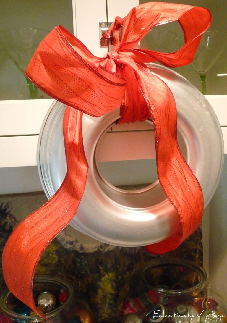 Unusual Wreath and a Vintage Christmas