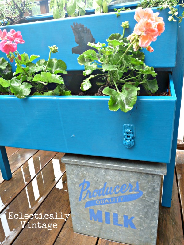 Dress Up Your Plants with a Dresser - create your own dresser planter for a bit of whimsy! kellyelko.com #planter #garden #gardens #gardener #greenthumb #landscape #landscaping #plants #diyideas #outdoors #outdoorideas #upcycle #thrifted #thrifty #repurpose #vintage #vintagedecor #farmhousedecor #kellyelko 