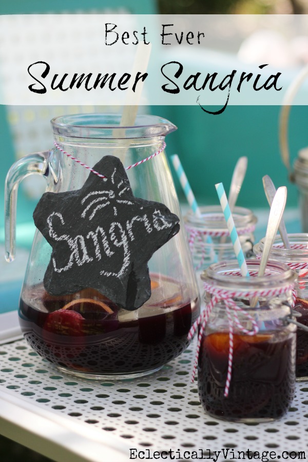 Best Summer Sangria kellyelko.com #sangria #recipes #cocktails #cocktailrecipes #summerrecipes 