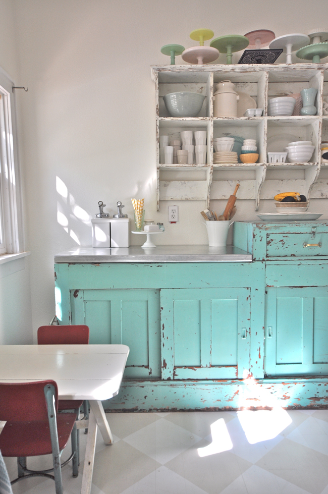 Vintage kitchen and home tour kellyelko.com