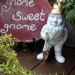 Make a chalkboard log slice and gilded gnome! kellyelko.com