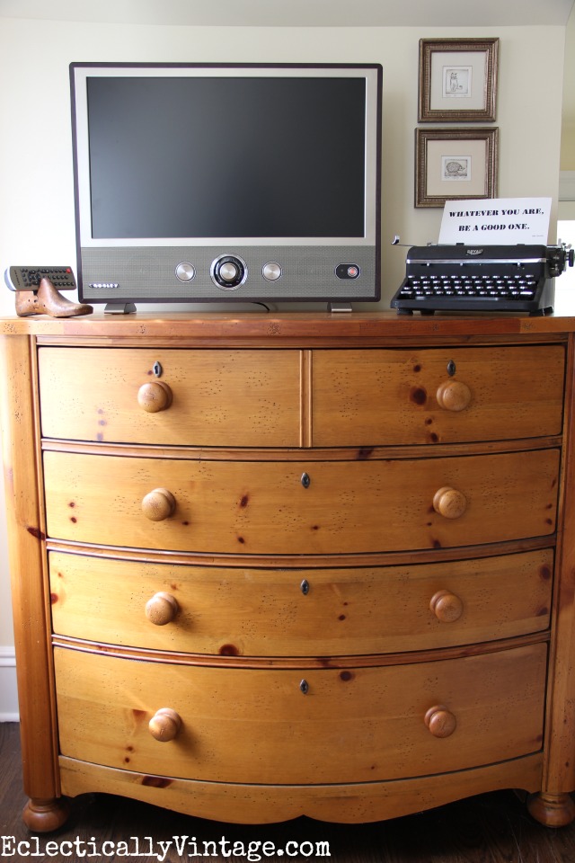 Crosley Modern TV with Retro Style! kellyelko.com