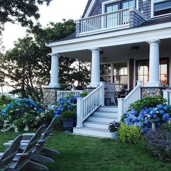 Classic coastal home - love the hydrangeas kellyelko.com