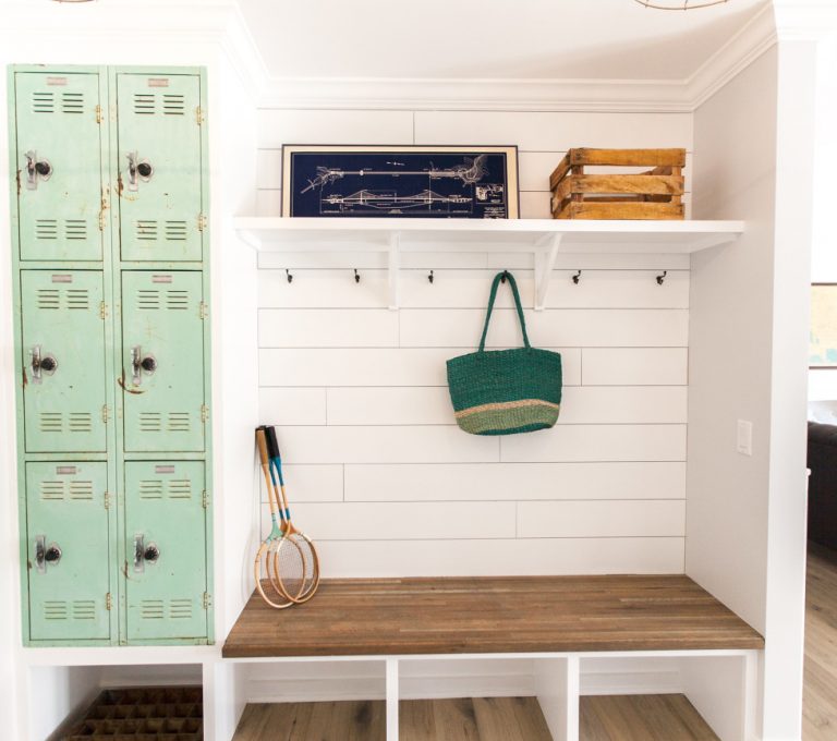 Love this mudroom and the built in lockers kellyelko.com