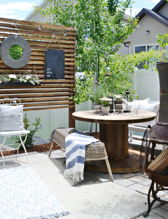 patio, small patio, privacy screen