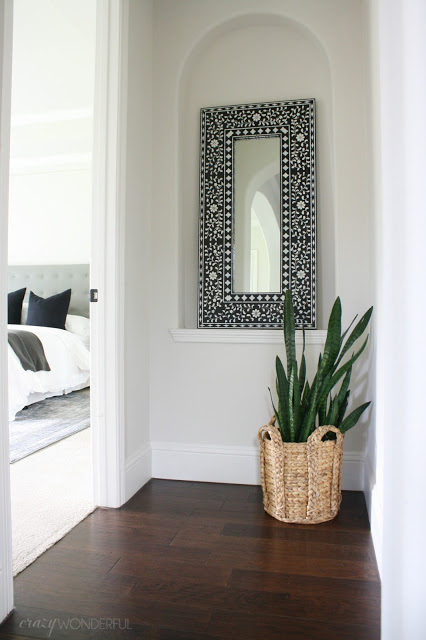 DIY black and white inlaid mirror kellyelko.com