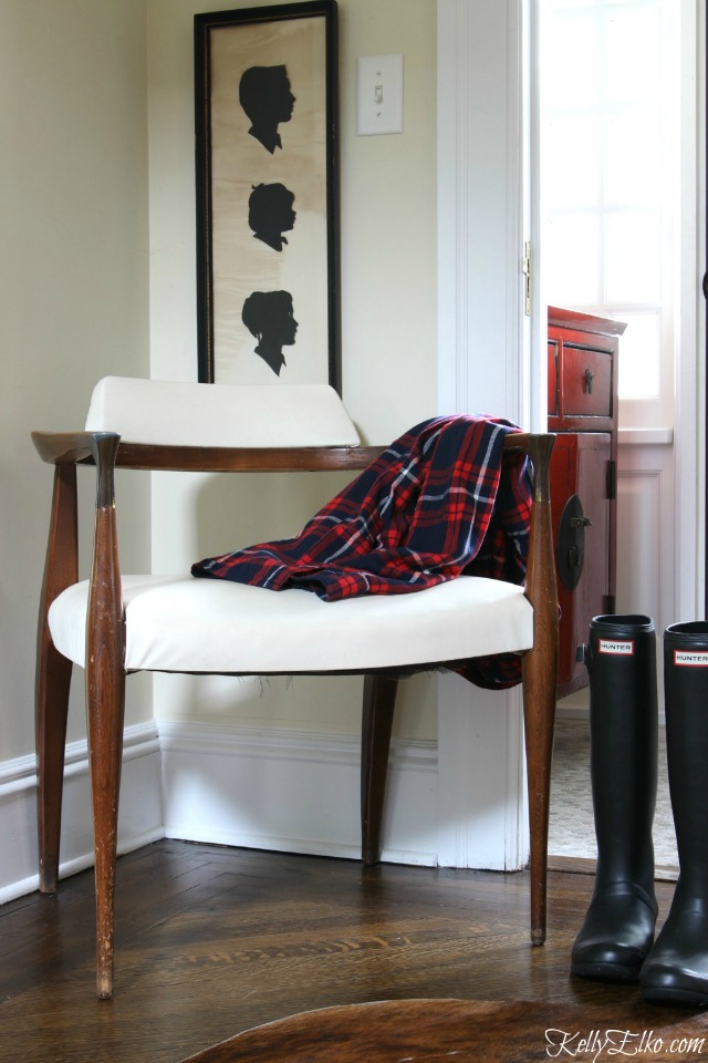 mid-century-chair-foyer