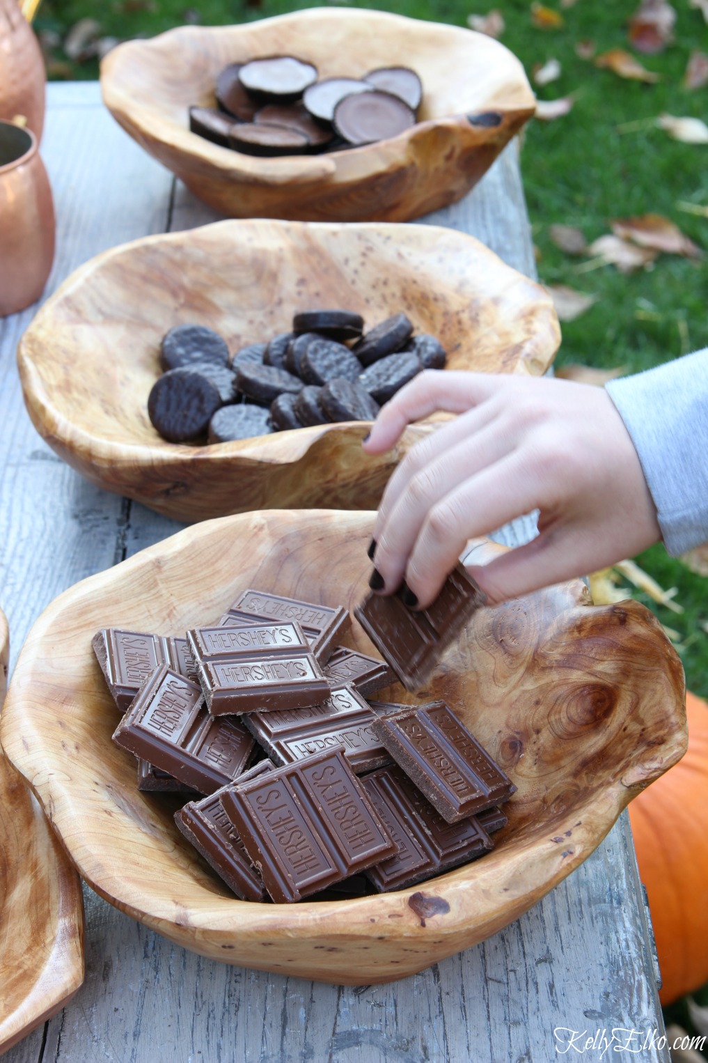 S'mores bar - use a mix of candy in wood serving bowls kellyelko.com