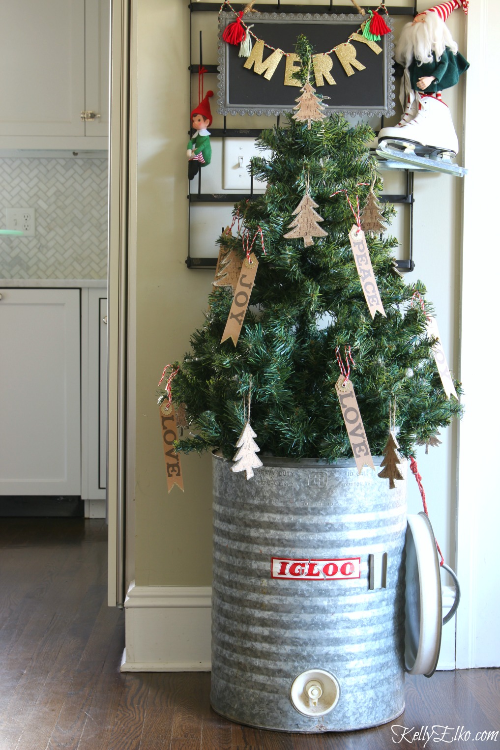 Christmas tree in a vintage Igloo cooler kellyelko.com