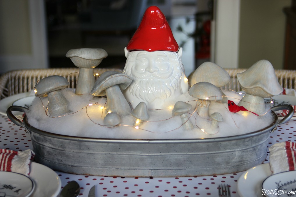 How fun is this gnome and mushroom centerpiece for Christmas kellyelko.com