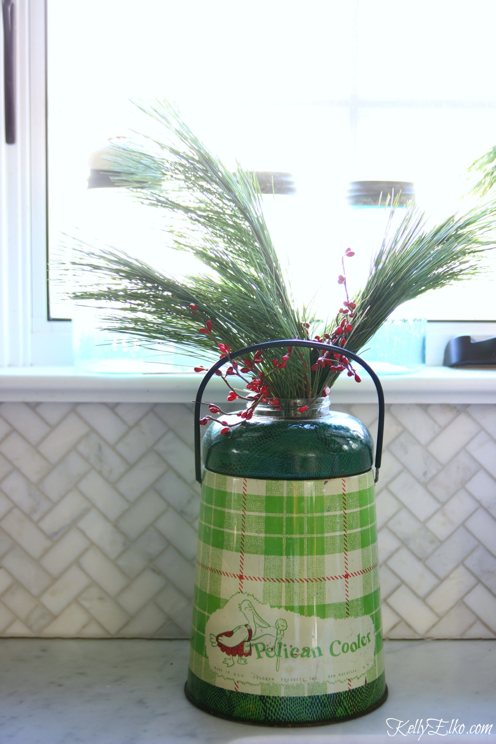 Vintage Pelican cooler makes a great Christmas planter kellyelko.com