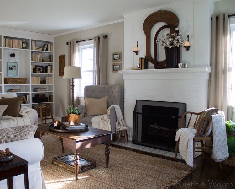 Love this neutral living room with lots of farmhouse appeal kellyelko.com