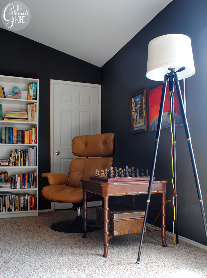 Black paint in a home office 