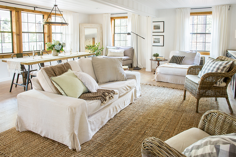 Neutral cottage home tour filled with lots of texture from seagrass, wicker and wood 