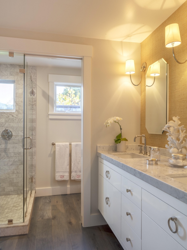 Marble tile and countertop master bathroom