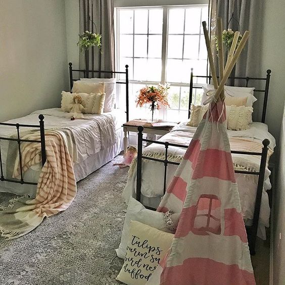 Farmhouse tour - cute little girls bedroom with pink teepee