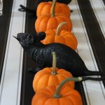Halloween table black orange kellyelko.com
