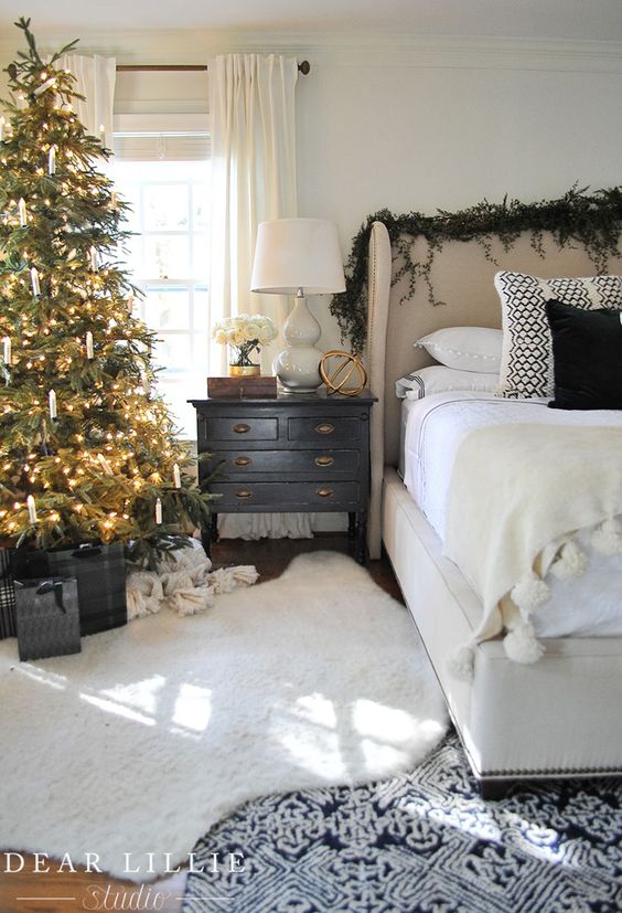 Creative Christmas Decorating Ideas - love this bedroom with Christmas tree