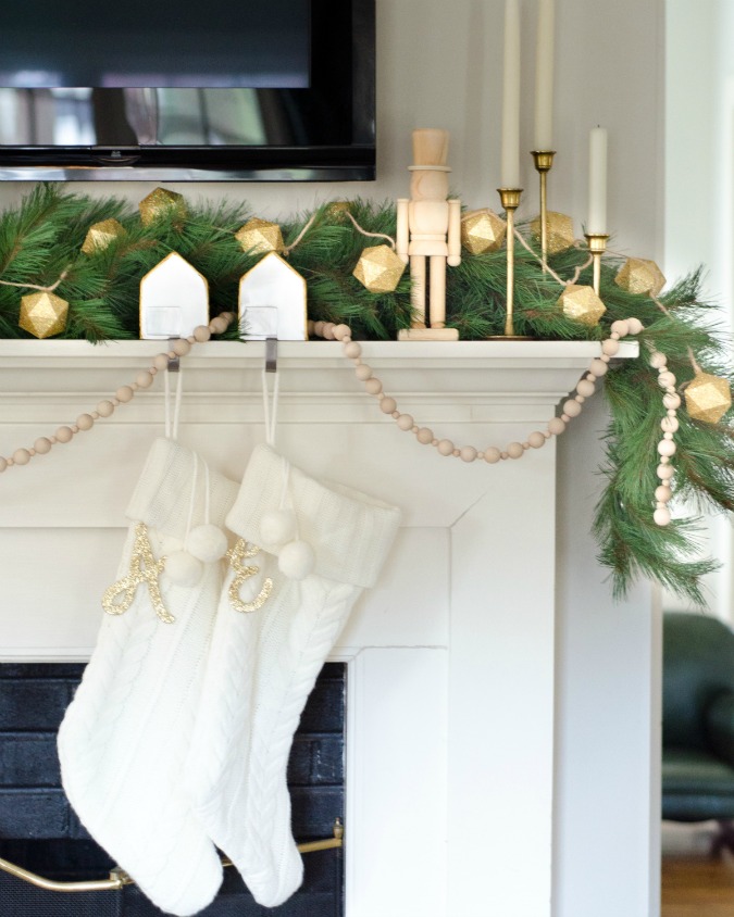 Creative Christmas Decorating Ideas - love the three garland mixed together