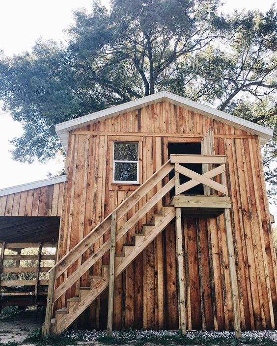 Farmhouse Tour - reclaimed wood barn 