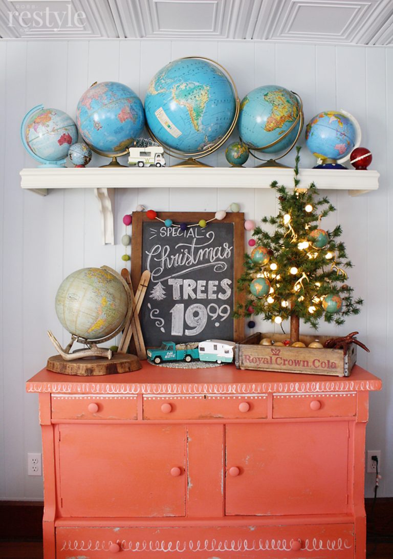 Eclectic Home Tour Christmas Edition - Robb Restyle kellyelko.com