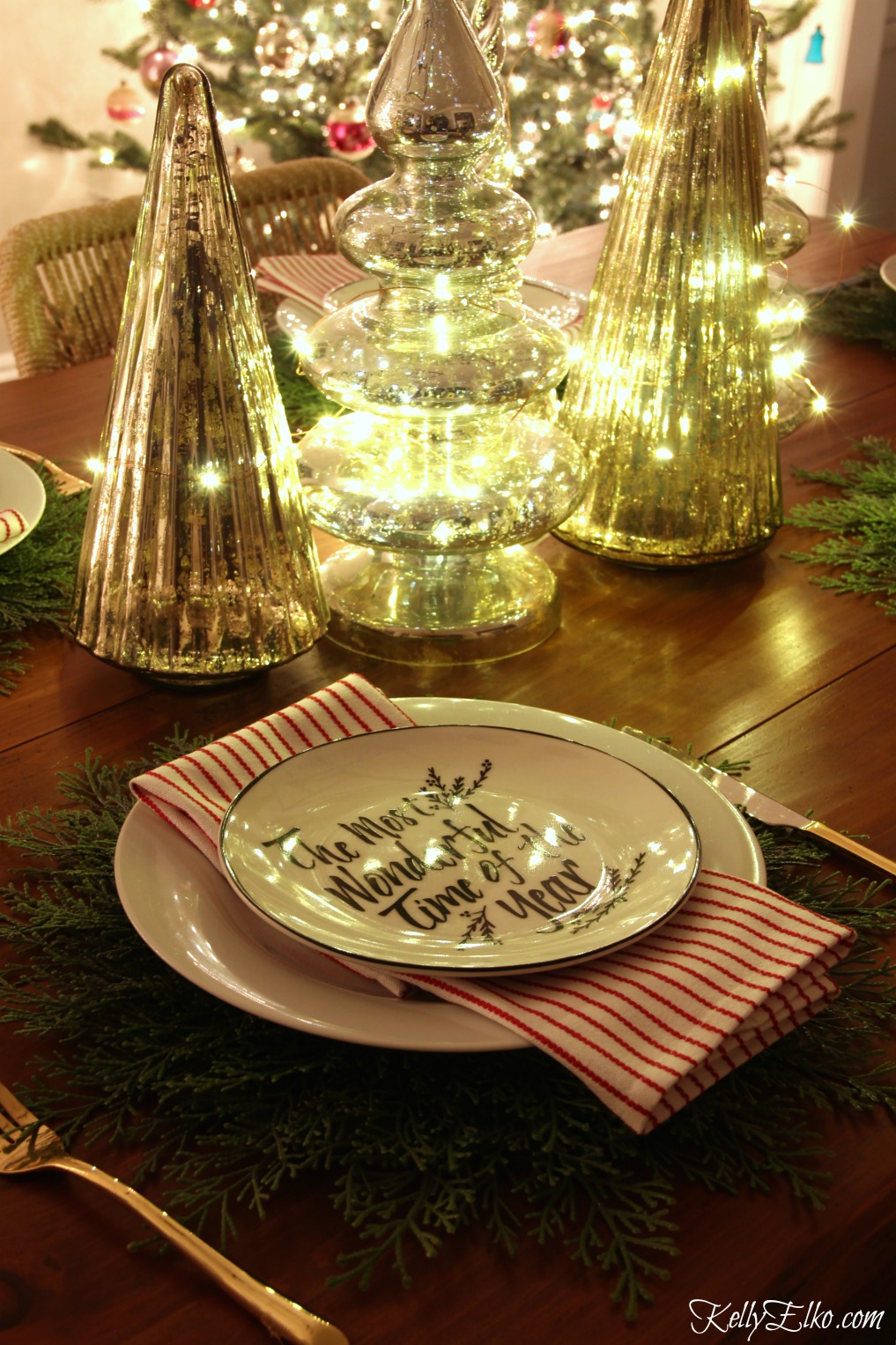 Christmas Nights Tour - see 25 of the best Christmas homes lit up at night! Love this mercury glass centerpiece kellyelko.com #christmas #christmasdecorating #christmasdecor #christmaslights