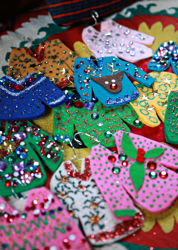 How fun are these handmade ugly sweater ornaments