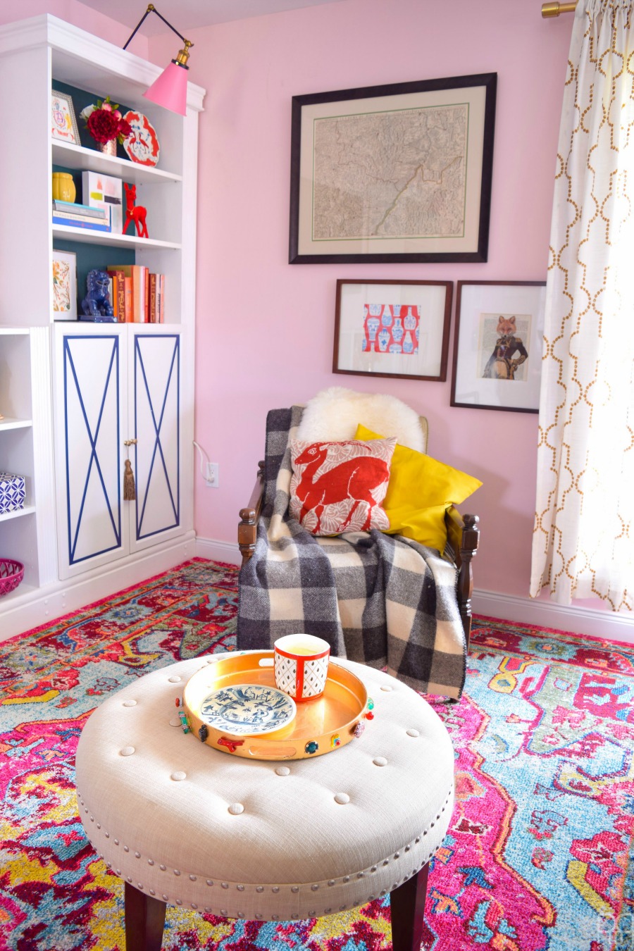 Eclectic Home Tour of PMQ for Two - get tons of renter friendly decorating and DIY ideas and paint ideas