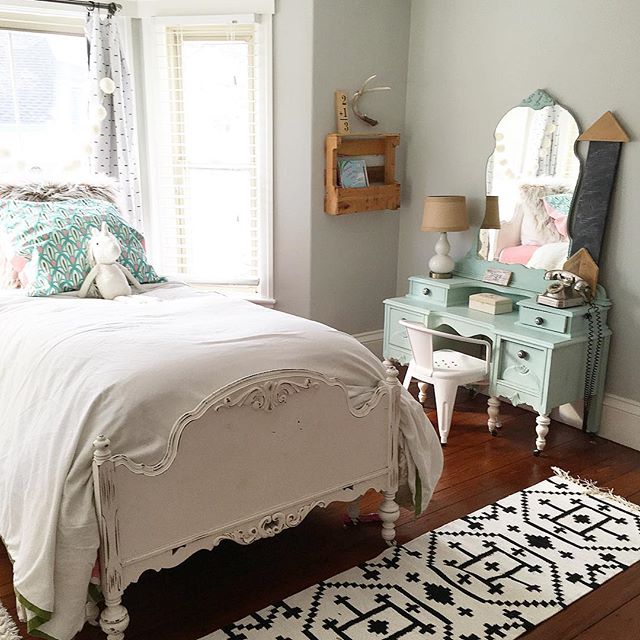 Eclectic Home Tour of Liv and Grace Restored - love this little girl bedroom with vintage furniture updated with paint kellyelko.com