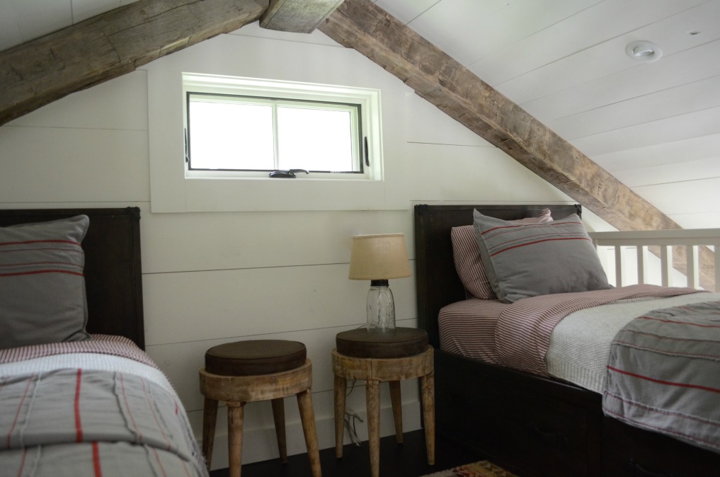 Eclectic Home Tour of Sanctuary Home - welcome to Crow Hollow Ranch. This 500 acre property is complete with farmhouse, guest house and rustic cabin kellyelko.com #hometour #bedroom #rusticdecor #barnwood #whitekitchen #homedecor
