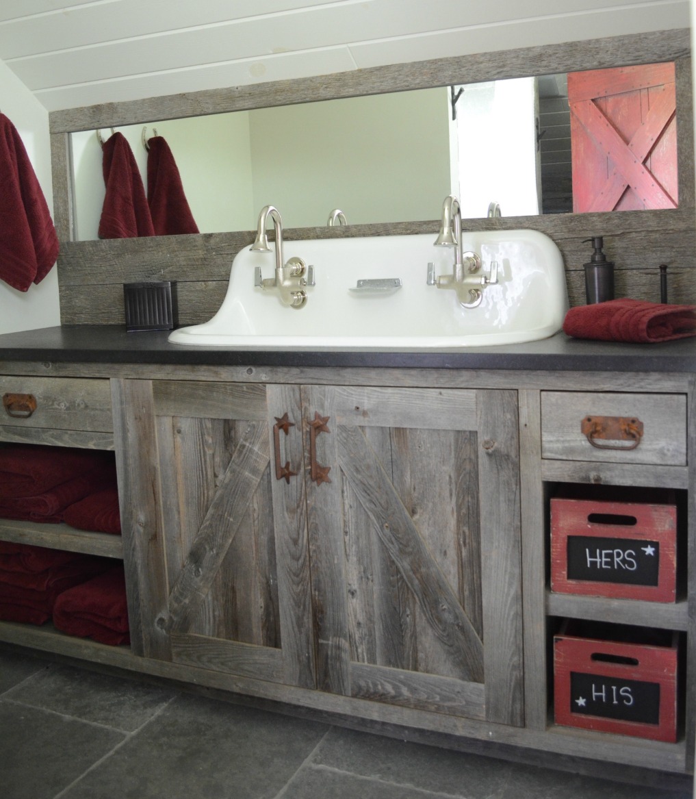 Eclectic Home Tour of Sanctuary Home - welcome to Crow Hollow Ranch. This 500 acre property is complete with farmhouse, guest house and rustic cabin kellyelko.com #hometour #bathroom #rusticdecor #barnwood #whitekitchen #homedecor #vintagestyle