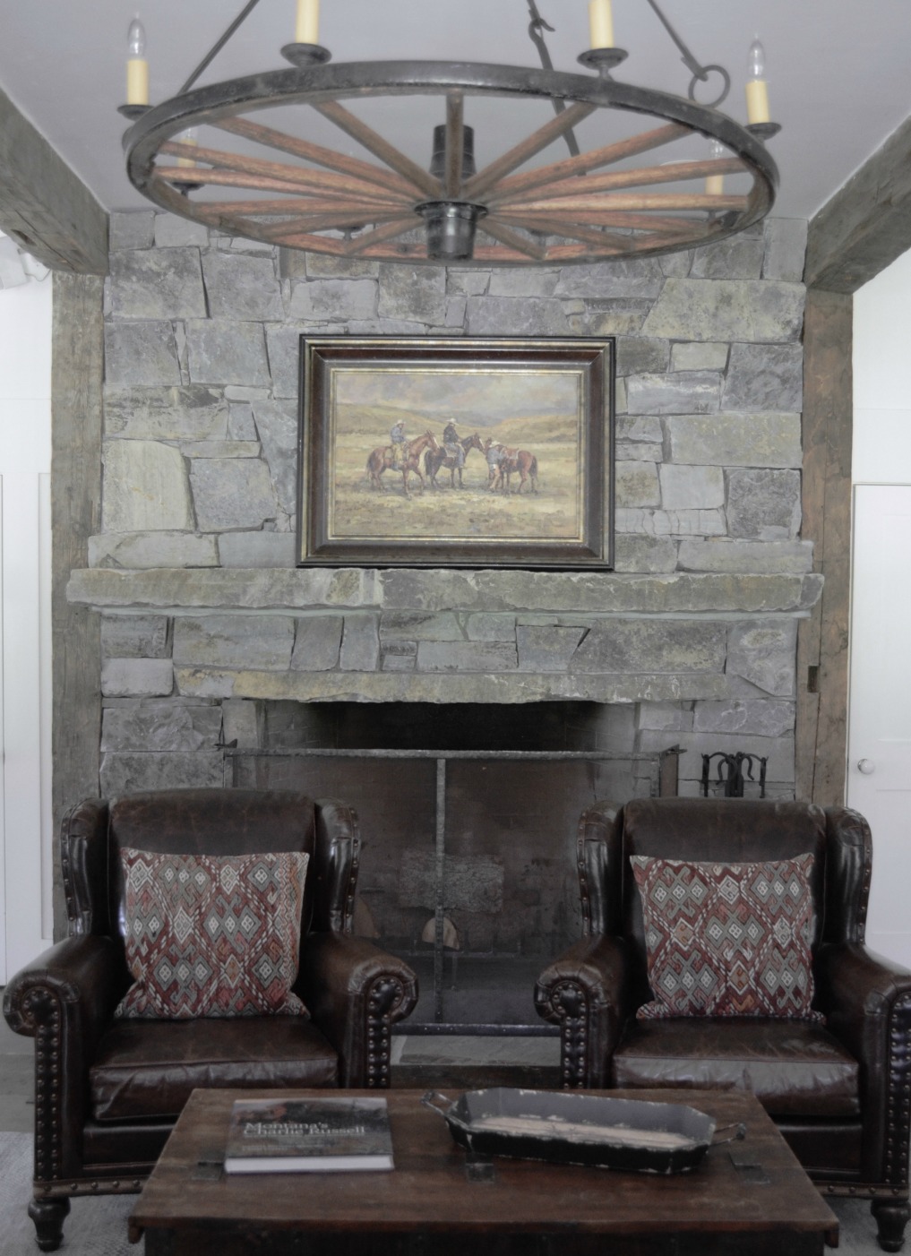 Eclectic Home Tour of Sanctuary Home - welcome to Crow Hollow Ranch. This 500 acre property is complete with farmhouse, guest house and rustic cabin kellyelko.com #hometour #kitchen #rusticdecor #barnwood #whitekitchen #homedecor #fireplace #mantel