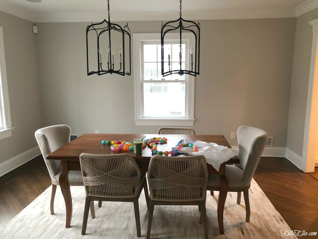 Before dining room - wait until you see the amazing after and what she did to the walls! kellyelko.com #diningroom #graypaint 