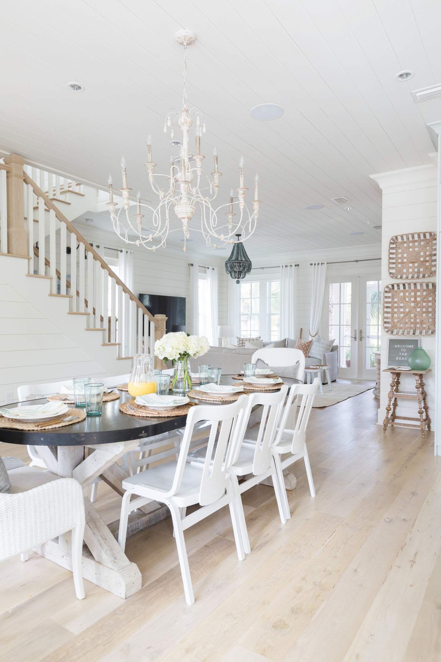 Eclectic Home Tour of The Sugar Palm House kellyelko.com #decorate #homedecor