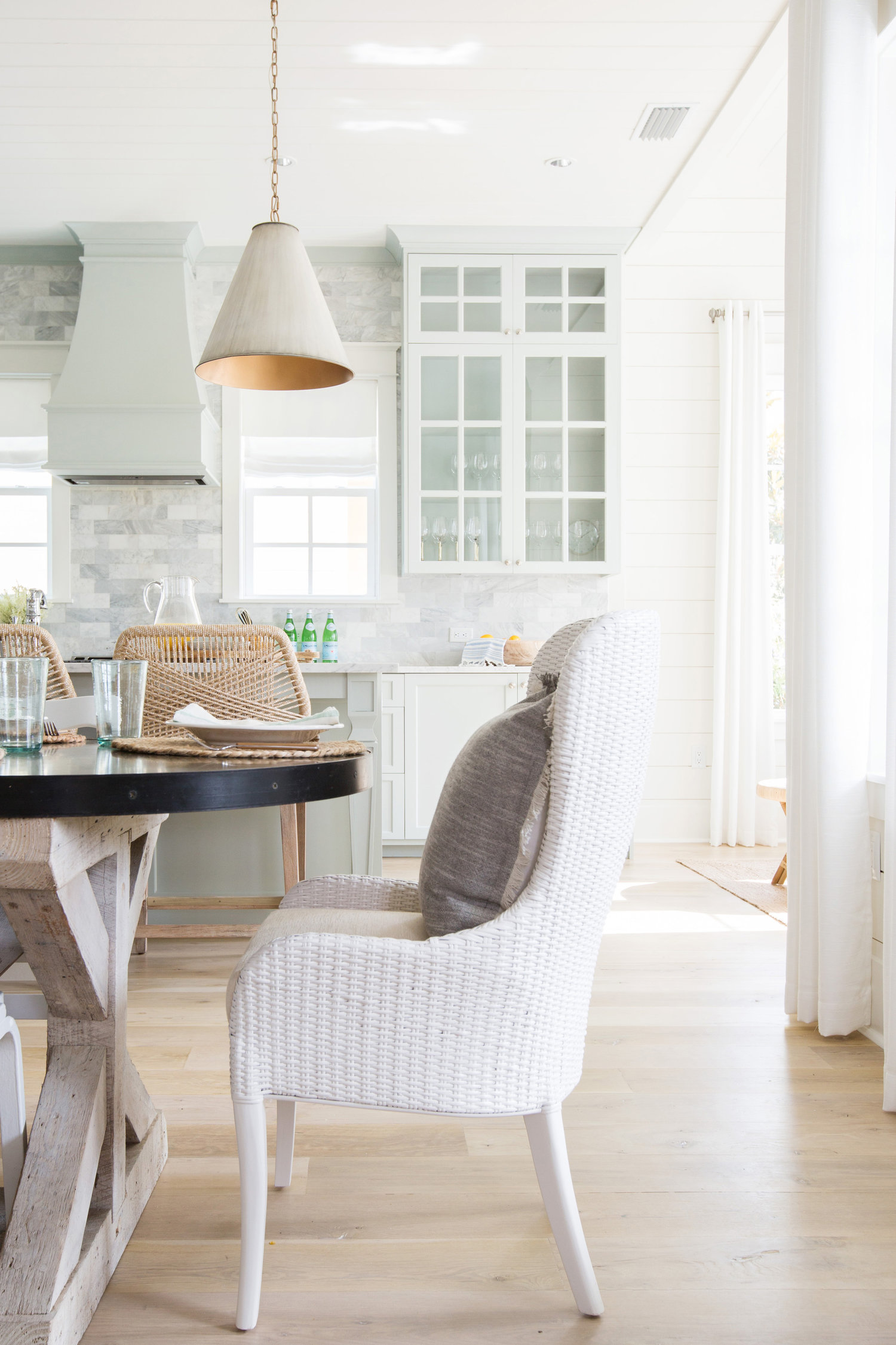 Love this kitchen table and mismatched chairs kellyelko.com #kitchens #lighting #interiors #decorate 