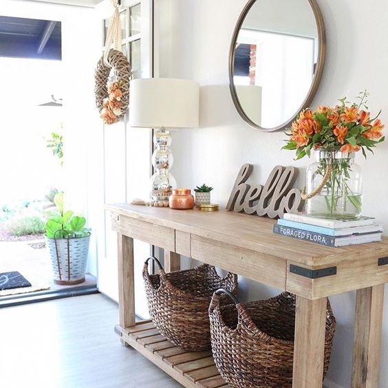 Eclectic Home Tour 1111 Light Lane kellyelko.com #farmhouse #farmhousekitchen #hometour #farmhousestyle #farmhousedecor #cottagestyle #interiordesign #interiordecor #foyerdecor #entrydecor #consoletable