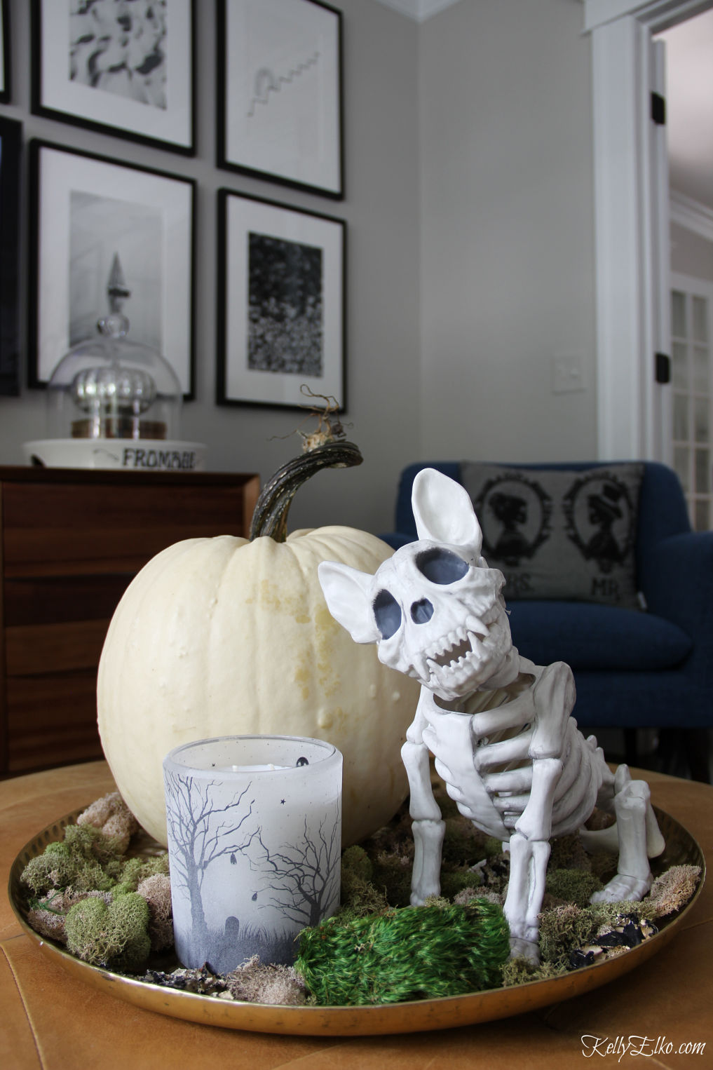 Creative Halloween Home Tour - love this adorable little dog skeleton! kellyelko.com #halloween #halloweendecor #falldecor #halloweendecorations #falldecorations #skeleton #dogskeleton 