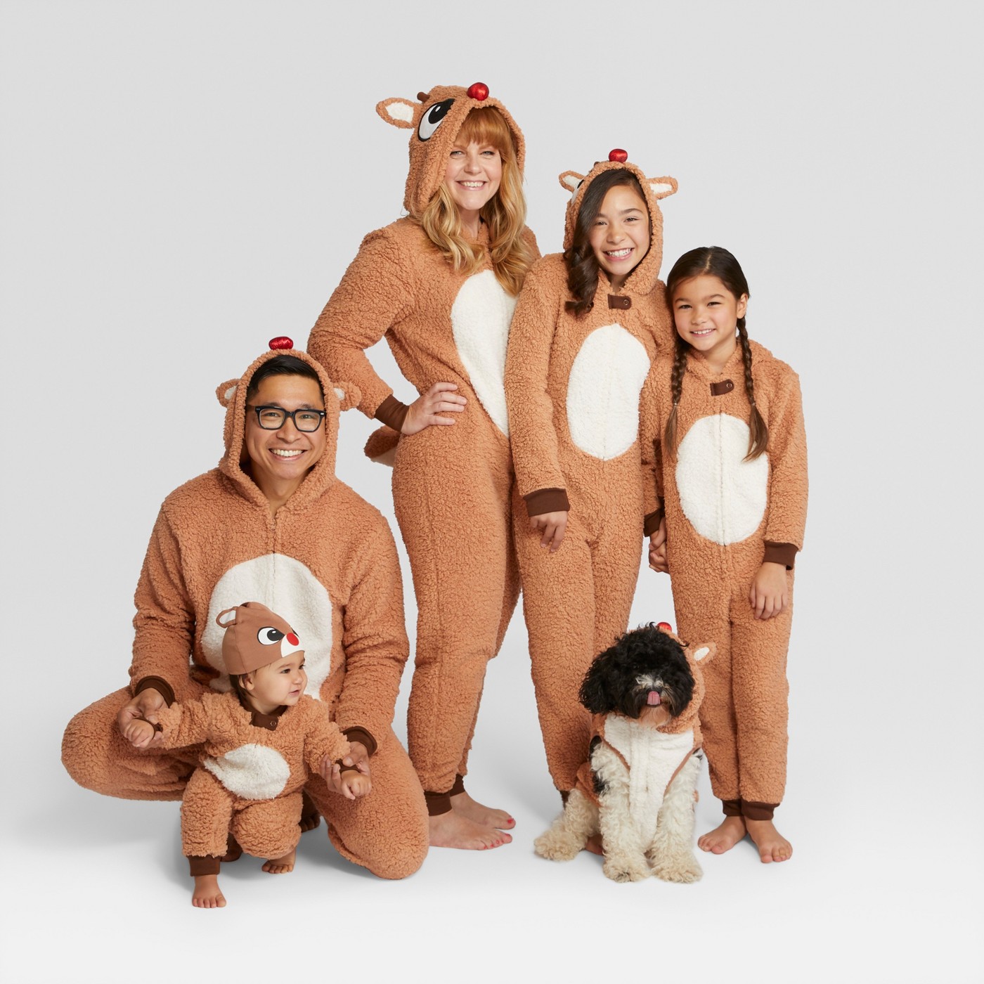 Family Christmas pajamas - love the Rudolph pajamas kellyelko.com #christmaspajamas #christmas #christmastraditions