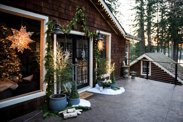 Love this rustic cabin decorated for Christmas 