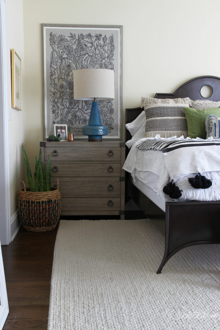 Raymour Flanigan Bedroom Makeover kellyelko.com #bedroom #bedroomdecor #bedroomfurniture #masterbedroom #interiordecor #interiordecorate