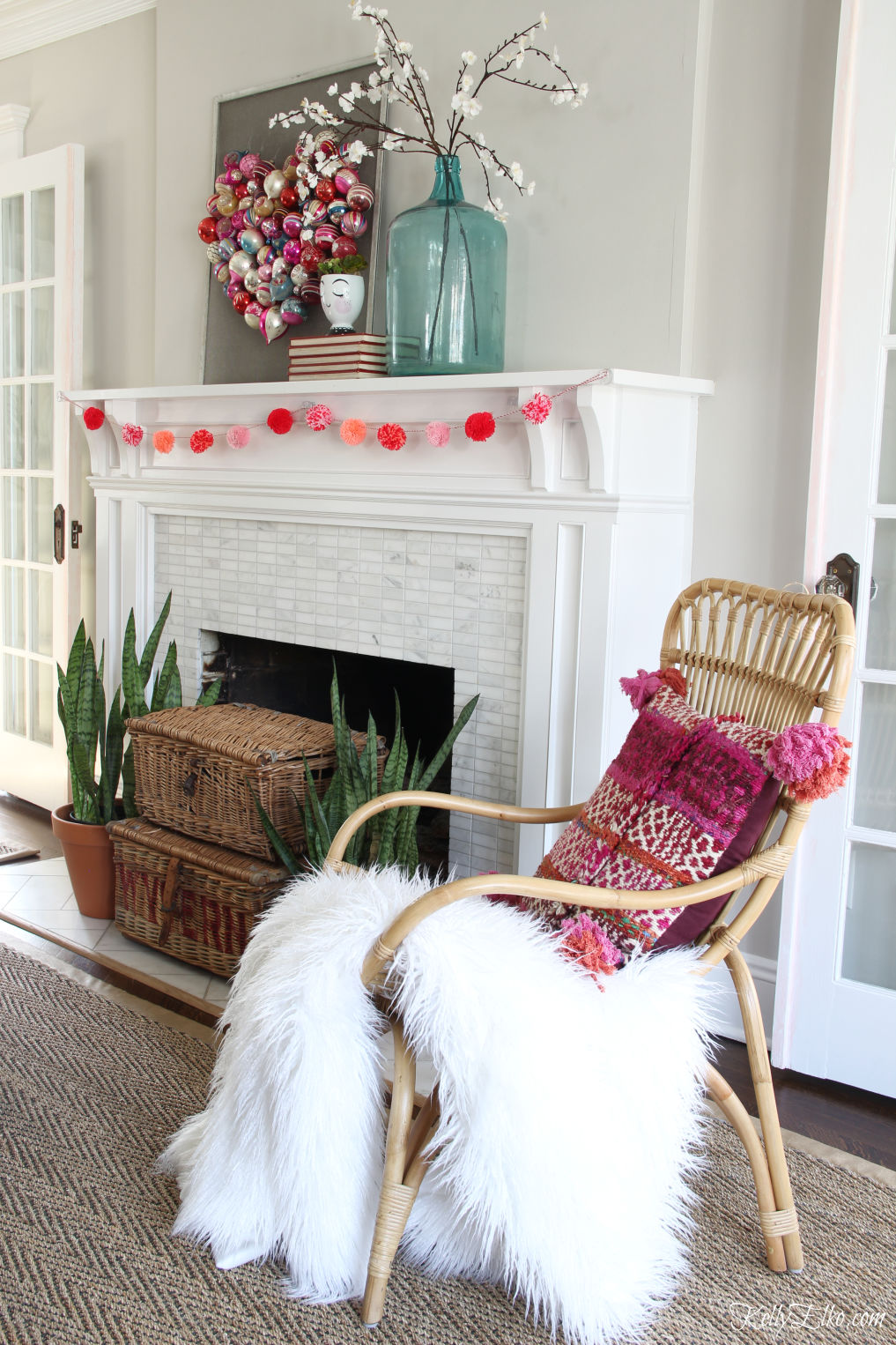 Valentine mantel with a DIY ornament heart! / kellyelko.com