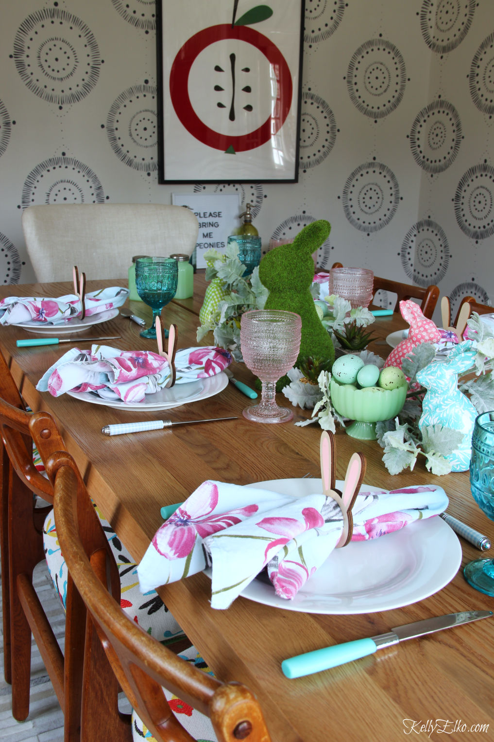 Spring bunny centerpiece - love the pink and blue color scheme on this fun Easter table kellyelko.com #easter #easterdecor #spring #springdecor #springtable #centerpiece #springcenterpiece #easterbunny #bunny