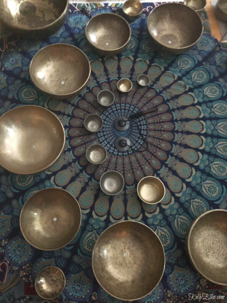 52 Weeks of Yes! Tibetan Singing Bowls kellyelko.com #52weeksofyes #tibetansingingbowls #meditation