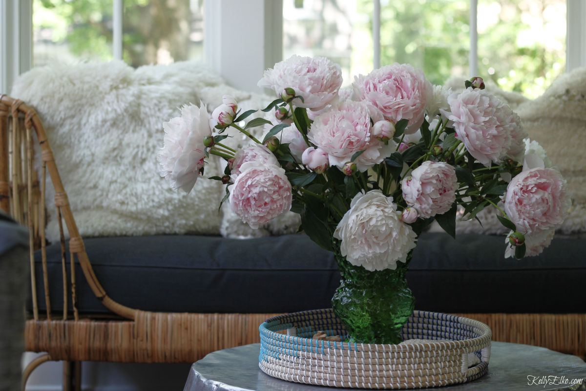 She's the peony whisperer! Get her tips on planting and growing your own stunning peonies kellyelko.com #peonies #peony #perennials #flowers #gardening #gardeningtips 