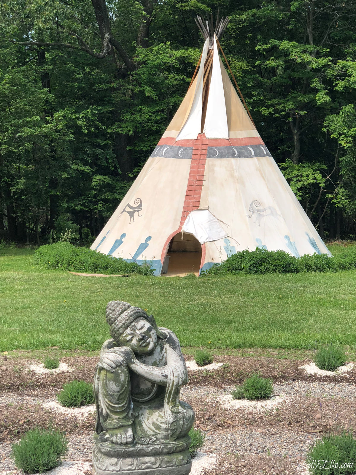 How cool is this giant 26 foot tall tipi kellyelko.com #tipi #buddha 