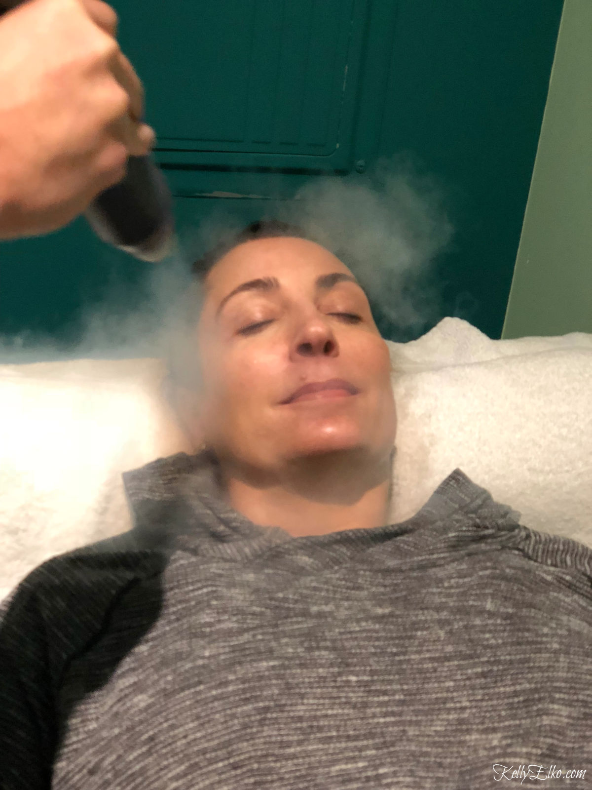 52 Weeks of Yes! Join Kelly in the cryotherapy chamber to see if she can handle the cold! kellyelko.com #52weeksofyes #cryotherapy #selfcare