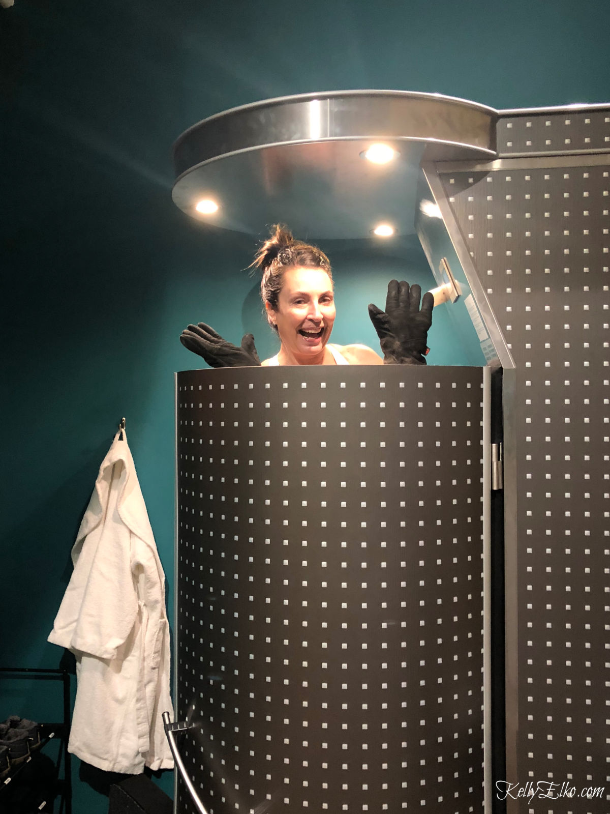 52 Weeks of Yes! Join Kelly in the cryotherapy chamber to see if she can handle the cold! kellyelko.com #52weeksofyes #cryotherapy #selfcare