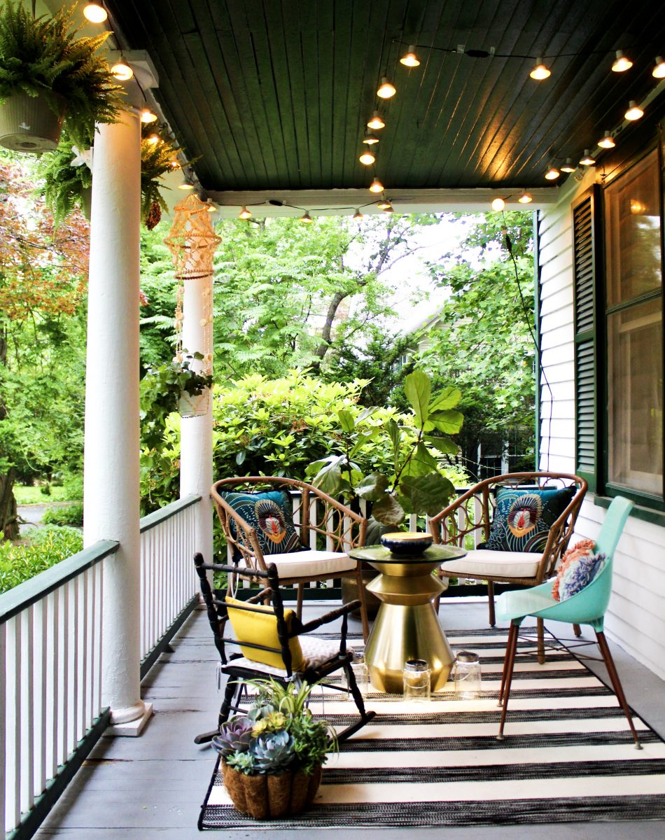 Old front porch - love the black porch ceiling paint and eclectic mix of furniture kellyelko.com #porch #frontporch #porchdecor #oldhome #vintagedecor #vintagemodern